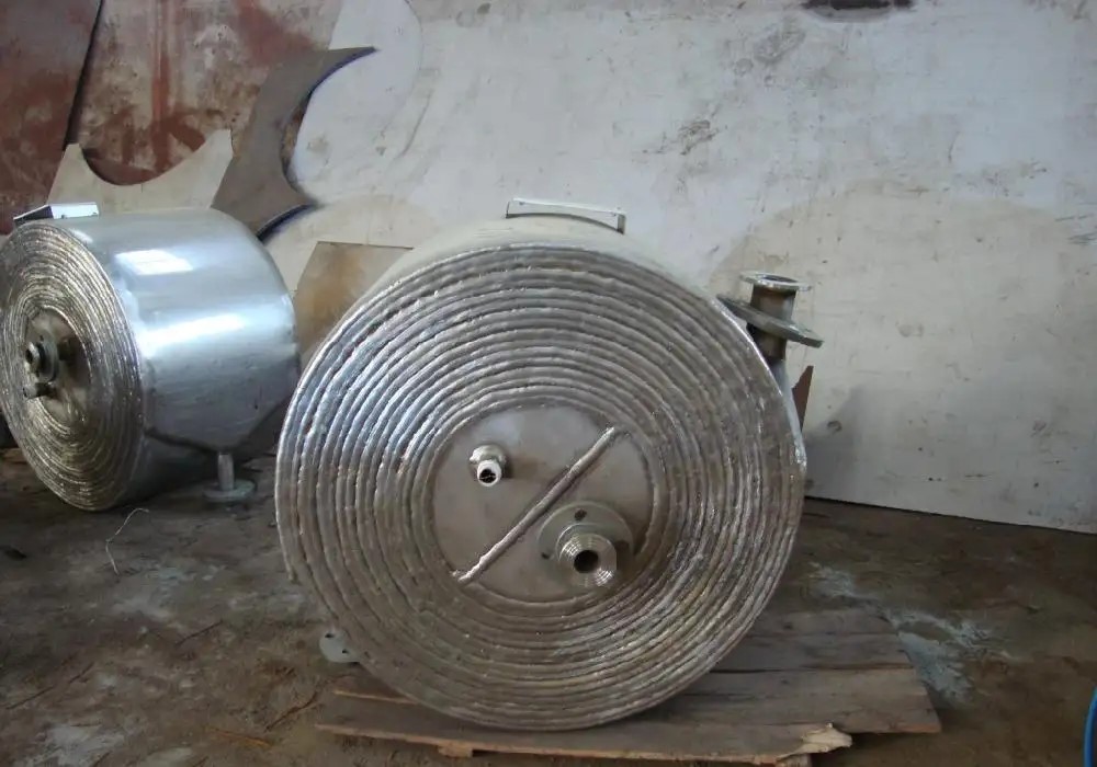 立式碳鋼(gāng)螺旋板(bǎn)換熱器和(hé)臥式碳鋼螺旋板換熱器橡膠件更換過程 立式(shì)碳鋼螺旋板換熱器和臥式(shì)碳鋼螺(luó)旋板(bǎn)換(huàn)熱器橡膠(jiāo)件更換過程